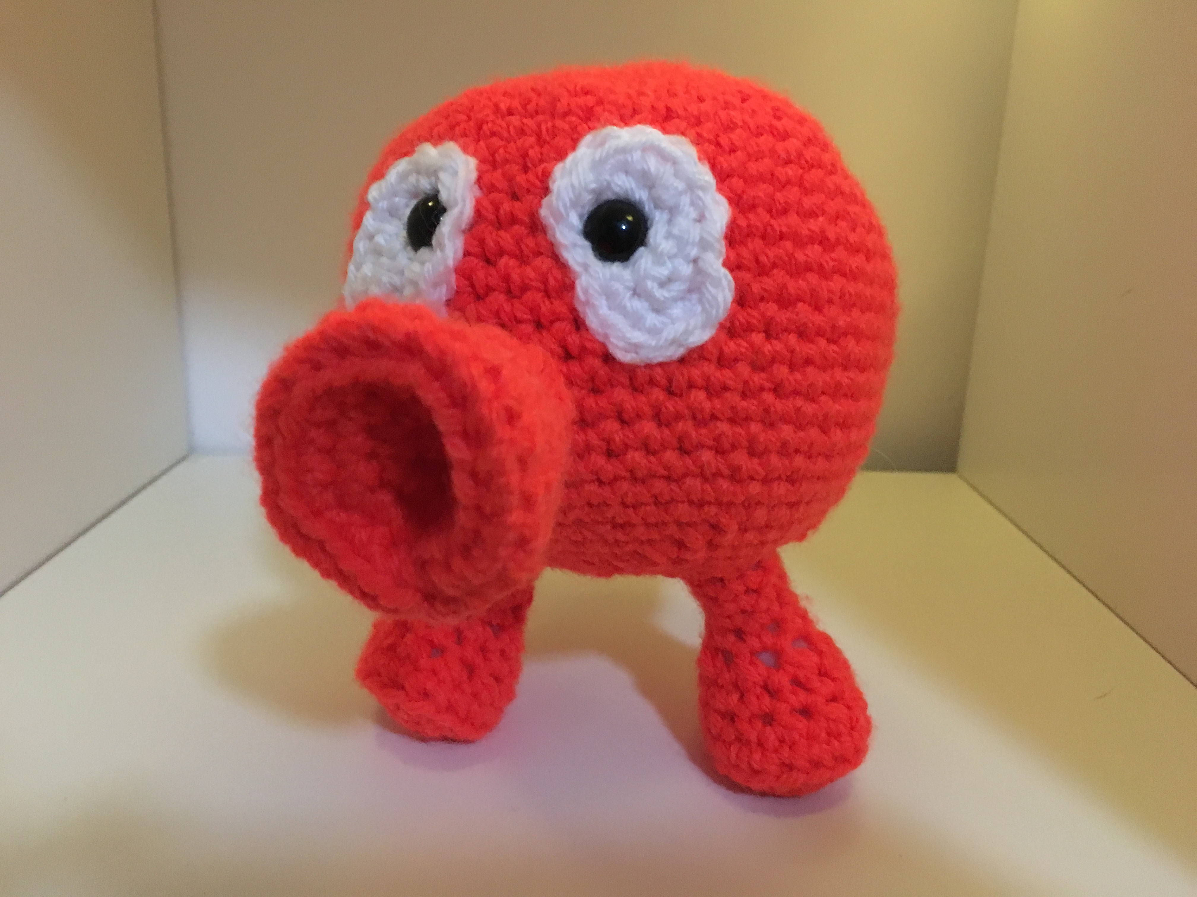 Crochet q-bert